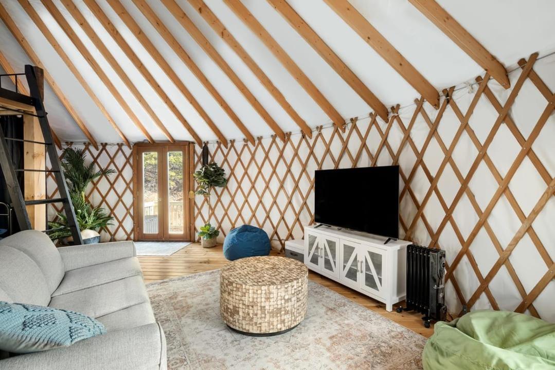 Modern Yurt W River Access, Hot Tub, Wifi & Grill Wardensville Exterior foto