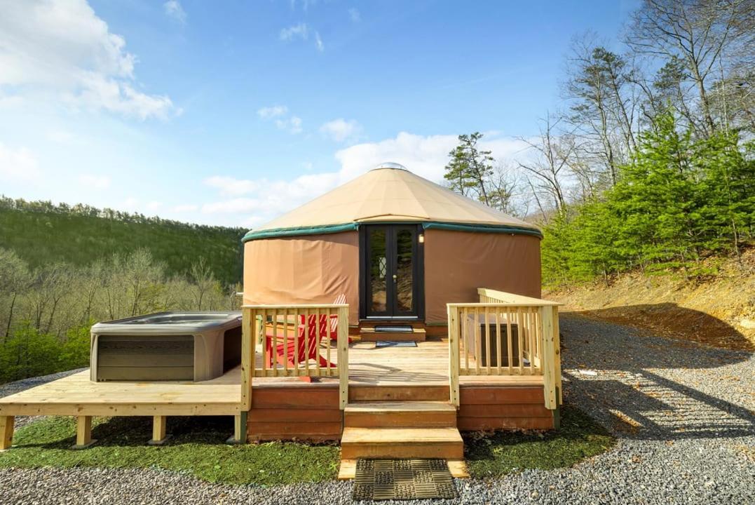 Modern Yurt W River Access, Hot Tub, Wifi & Grill Wardensville Exterior foto