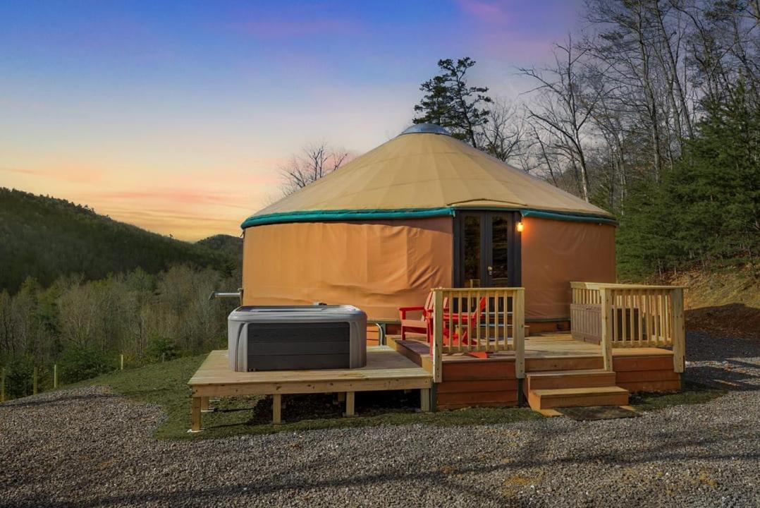 Modern Yurt W River Access, Hot Tub, Wifi & Grill Wardensville Exterior foto
