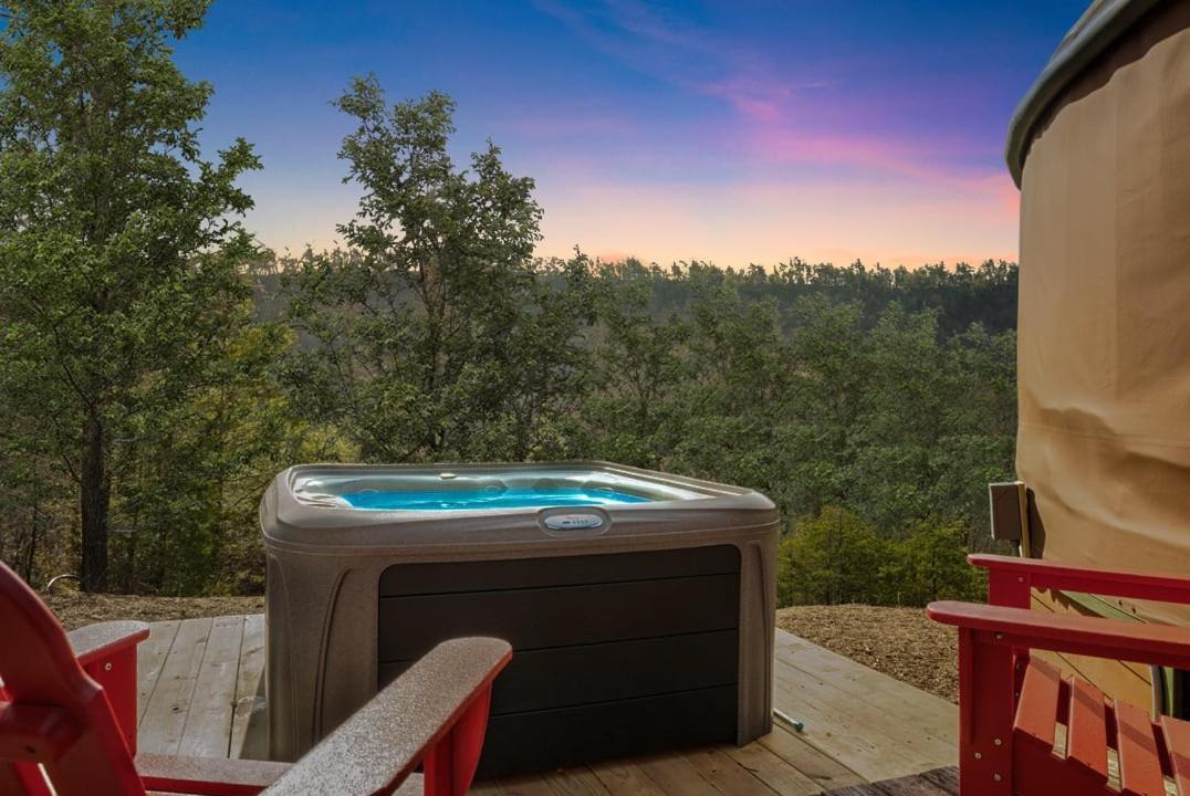 Modern Yurt W River Access, Hot Tub, Wifi & Grill Wardensville Exterior foto
