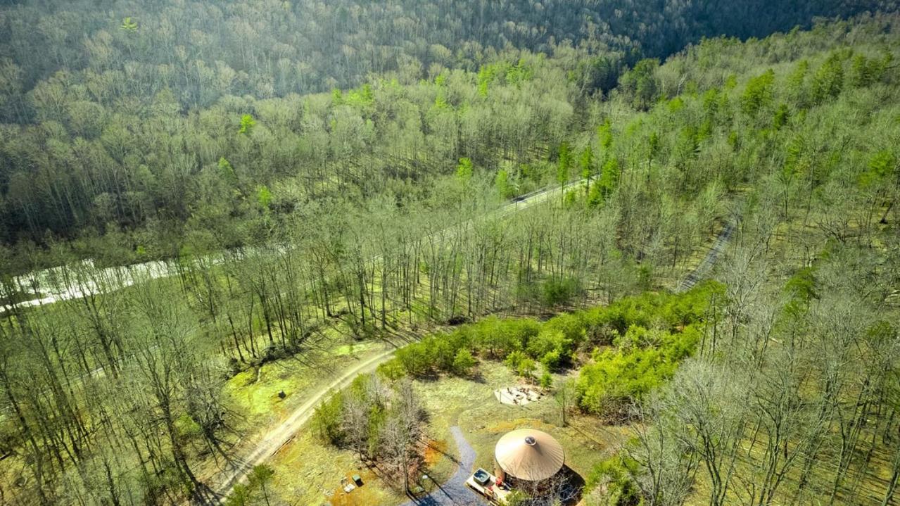 Modern Yurt W River Access, Hot Tub, Wifi & Grill Wardensville Exterior foto