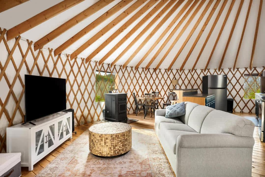 Modern Yurt W River Access, Hot Tub, Wifi & Grill Wardensville Exterior foto