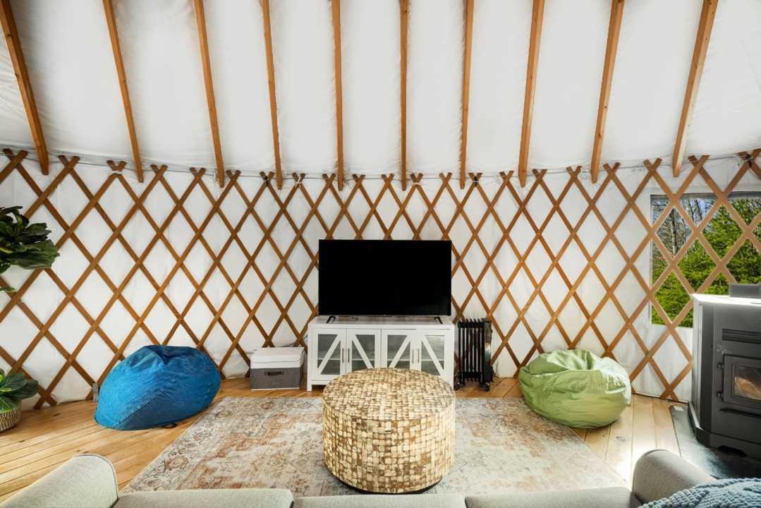 Modern Yurt W River Access, Hot Tub, Wifi & Grill Wardensville Exterior foto