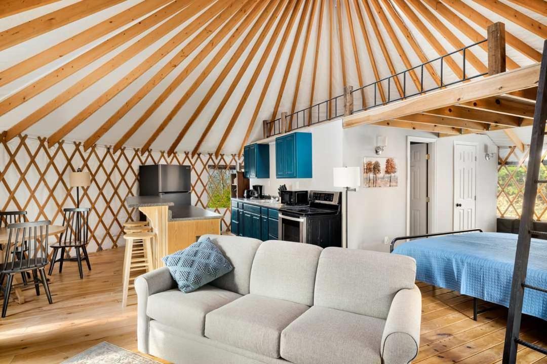Modern Yurt W River Access, Hot Tub, Wifi & Grill Wardensville Exterior foto