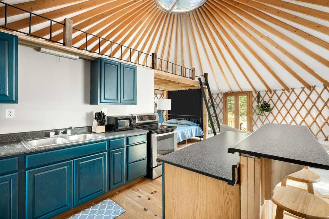 Modern Yurt W River Access, Hot Tub, Wifi & Grill Wardensville Exterior foto